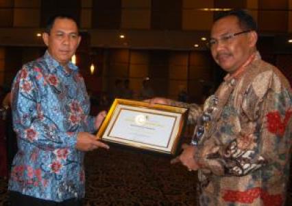 KADIN Bengkalis Raih Best Instutional Development	 Award 2014